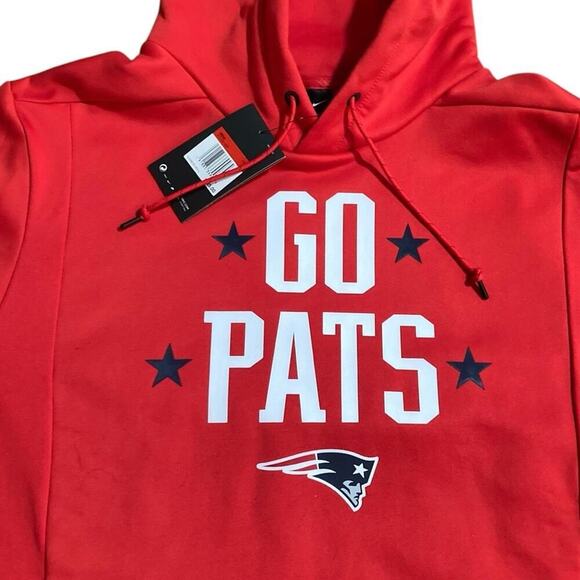 NWT * NIKE New England Patriots Red Sideline Local Lockup Pullover Hoodie- $125. - Picture 3 of 15